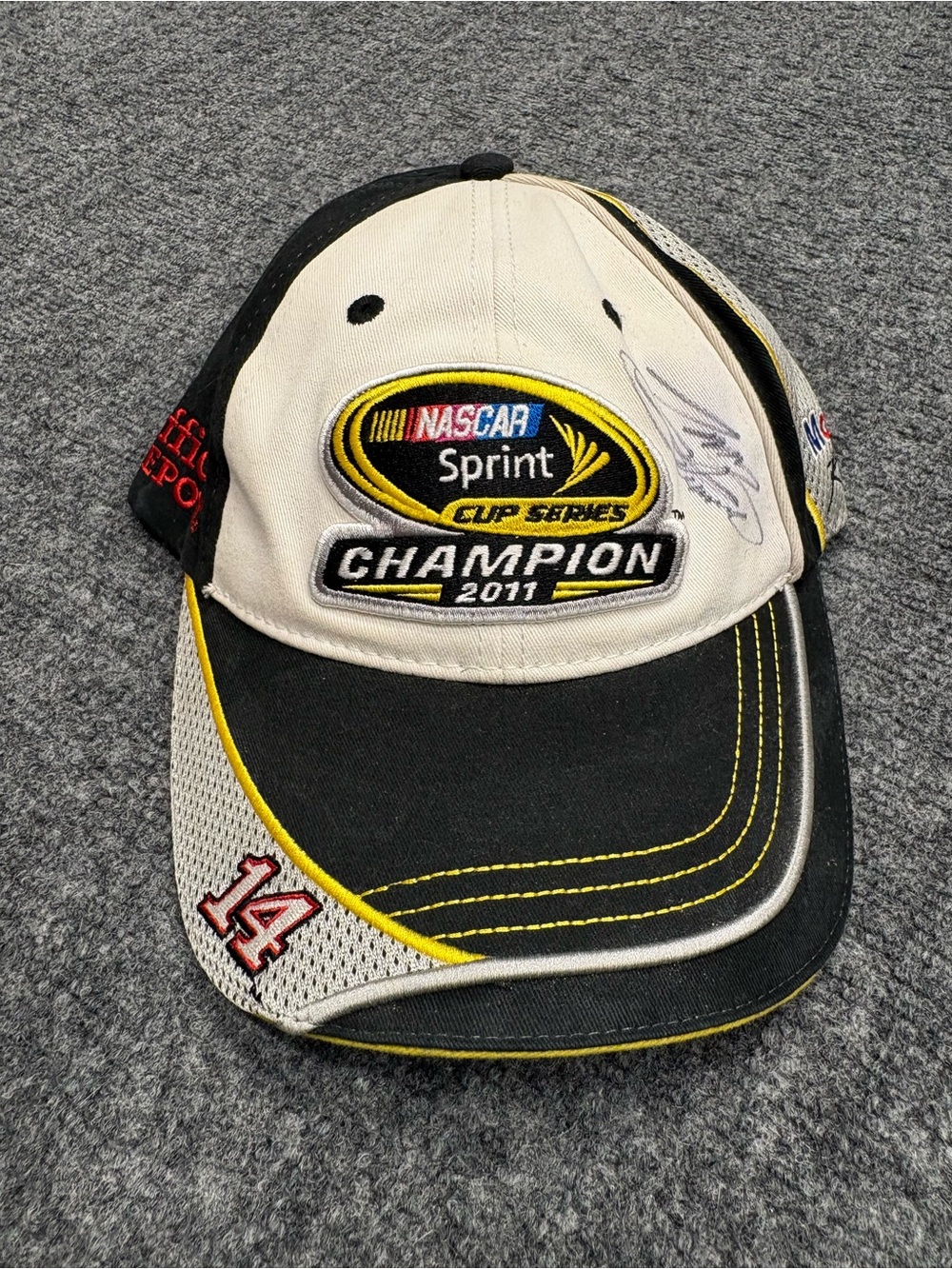 Tony Stewart#14 2011 NASCAR Sprint Cup Series ChampionBall Cap Signed
